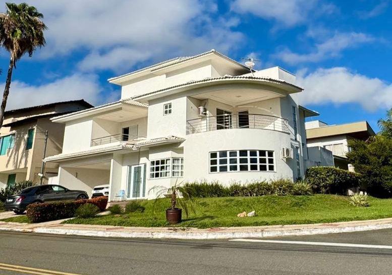 Sobrado de Esquina à Venda no Jardins Madri |3 suites| Piscina | – Goiânia/GO