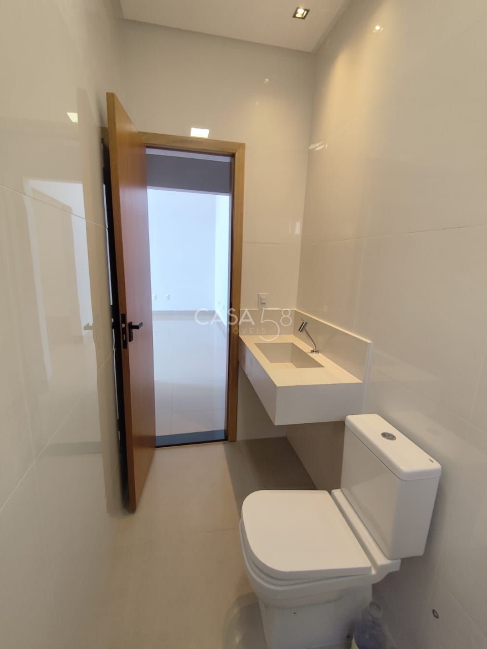 Casa Nova de Alto Padrão – 3 Quartos – Recanto do Bosque | Goiânia