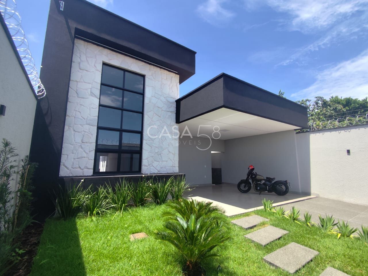 Casa Nova de Alto Padrão – 3 Quartos – Recanto do Bosque | Goiânia