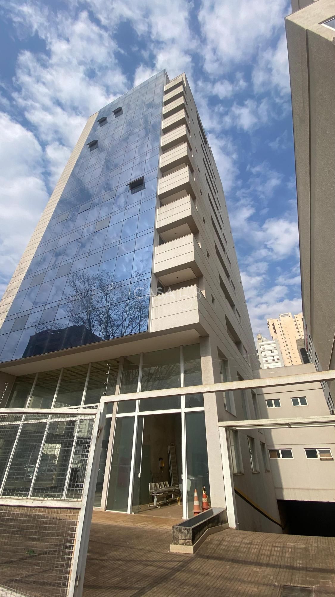 Prédio Comercial de Alto Padrão — 98% Concluído, Pronto para Lucrar.