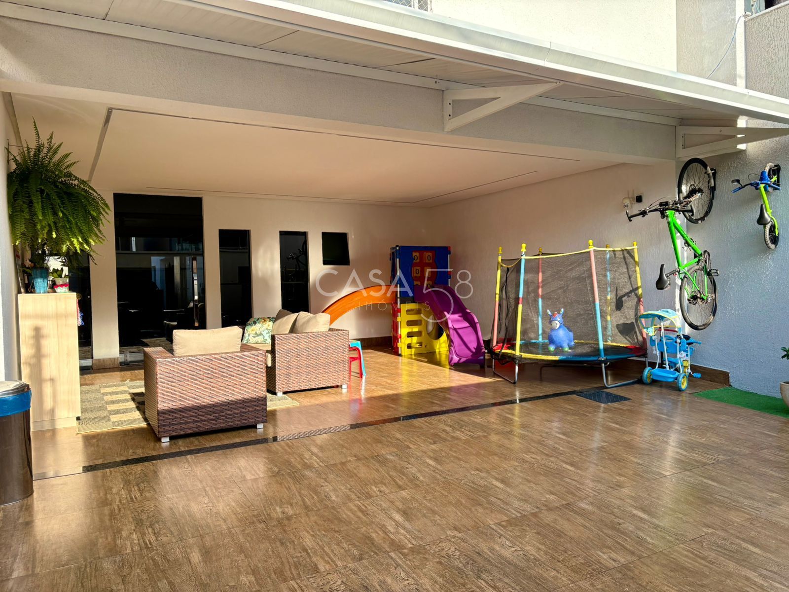 Sobrado Espaçoso no Jardim Atlântico – Alto Padrão e Localização Privilegiada