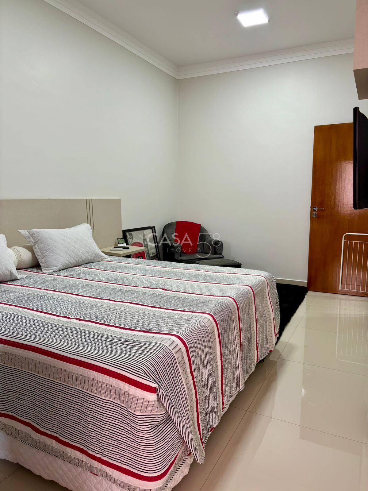 Sobrado Espaçoso no Jardim Atlântico – Alto Padrão e Localização Privilegiada