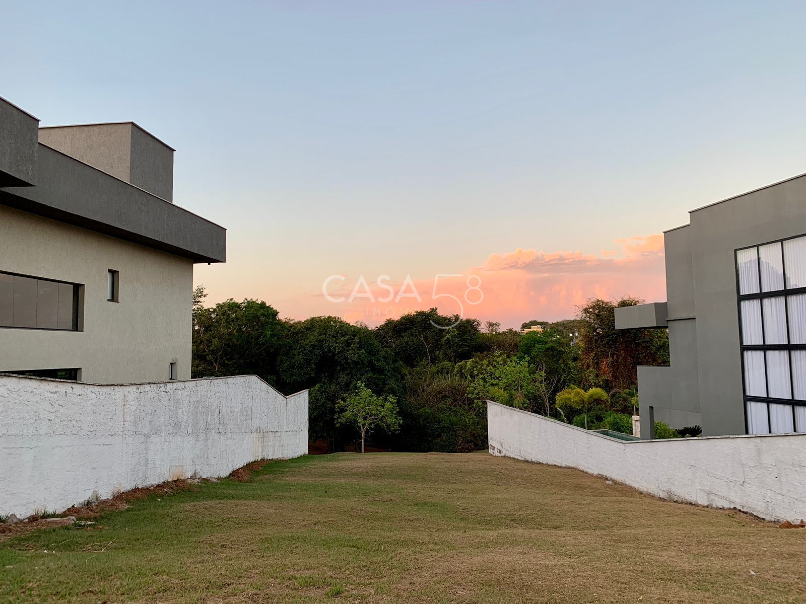 Lote Fundo para Mata no Condomínio do Lago
