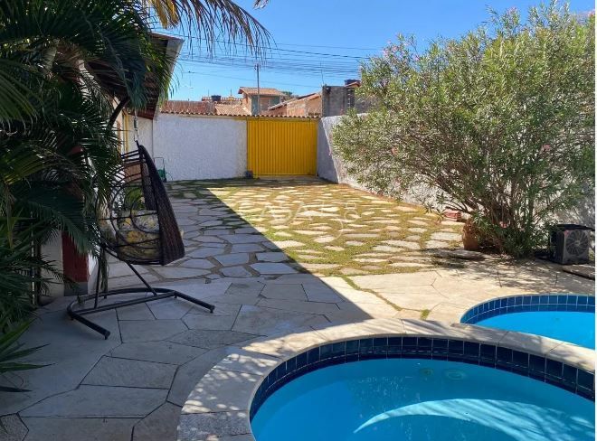 Casa a venda 3 Quartos sendo 3 suites em Pirenopolis-GO.