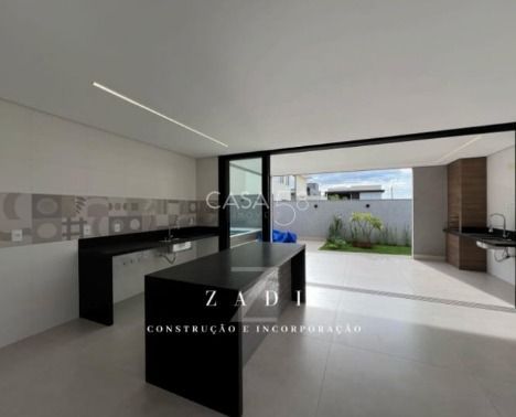 Sobrado no Condomínio Parqville Jacarandá