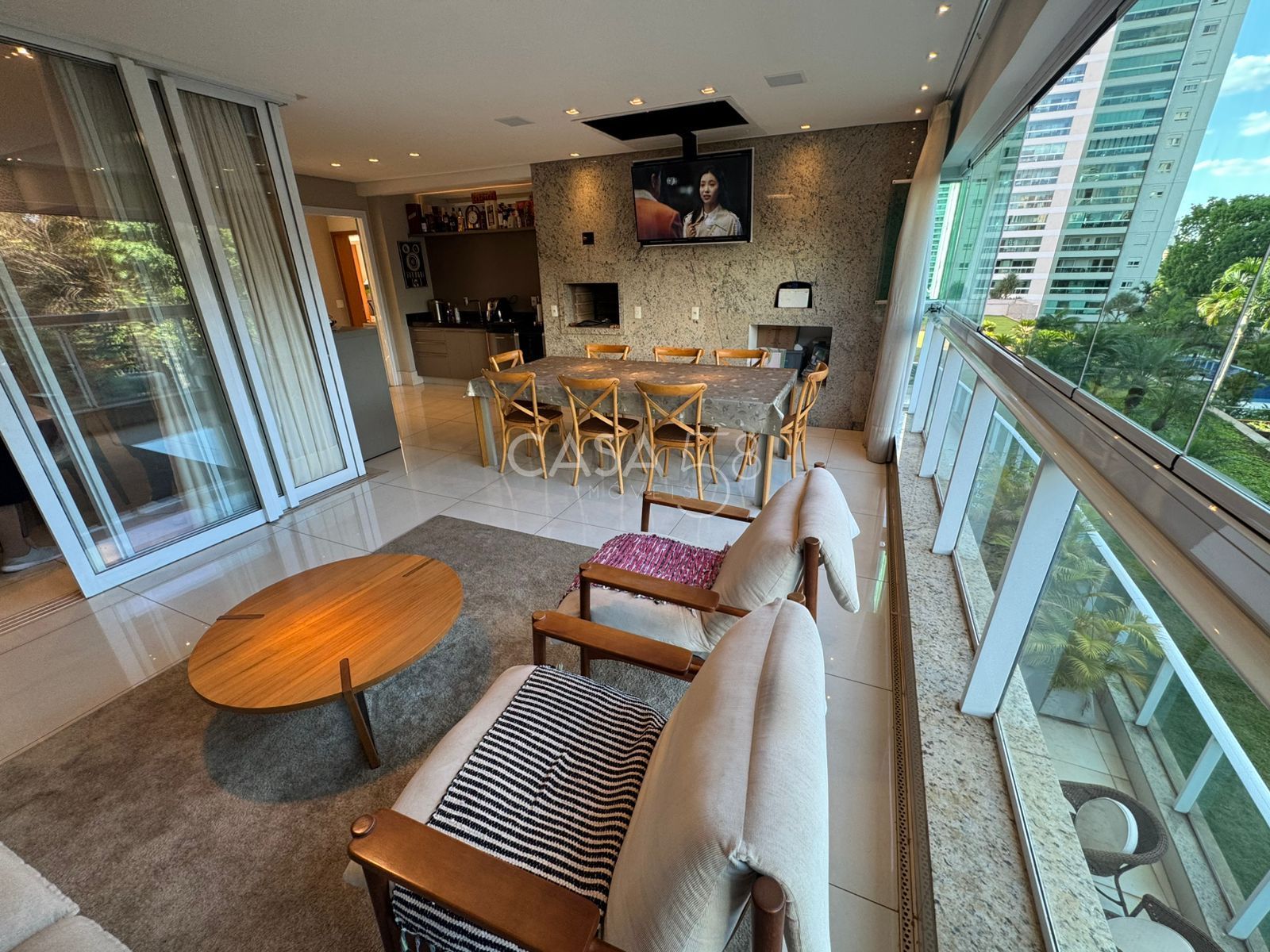 Apartamento Térreo de Alto Padrão à Venda com 4 Suítes, 4 Vagas e 286 m²