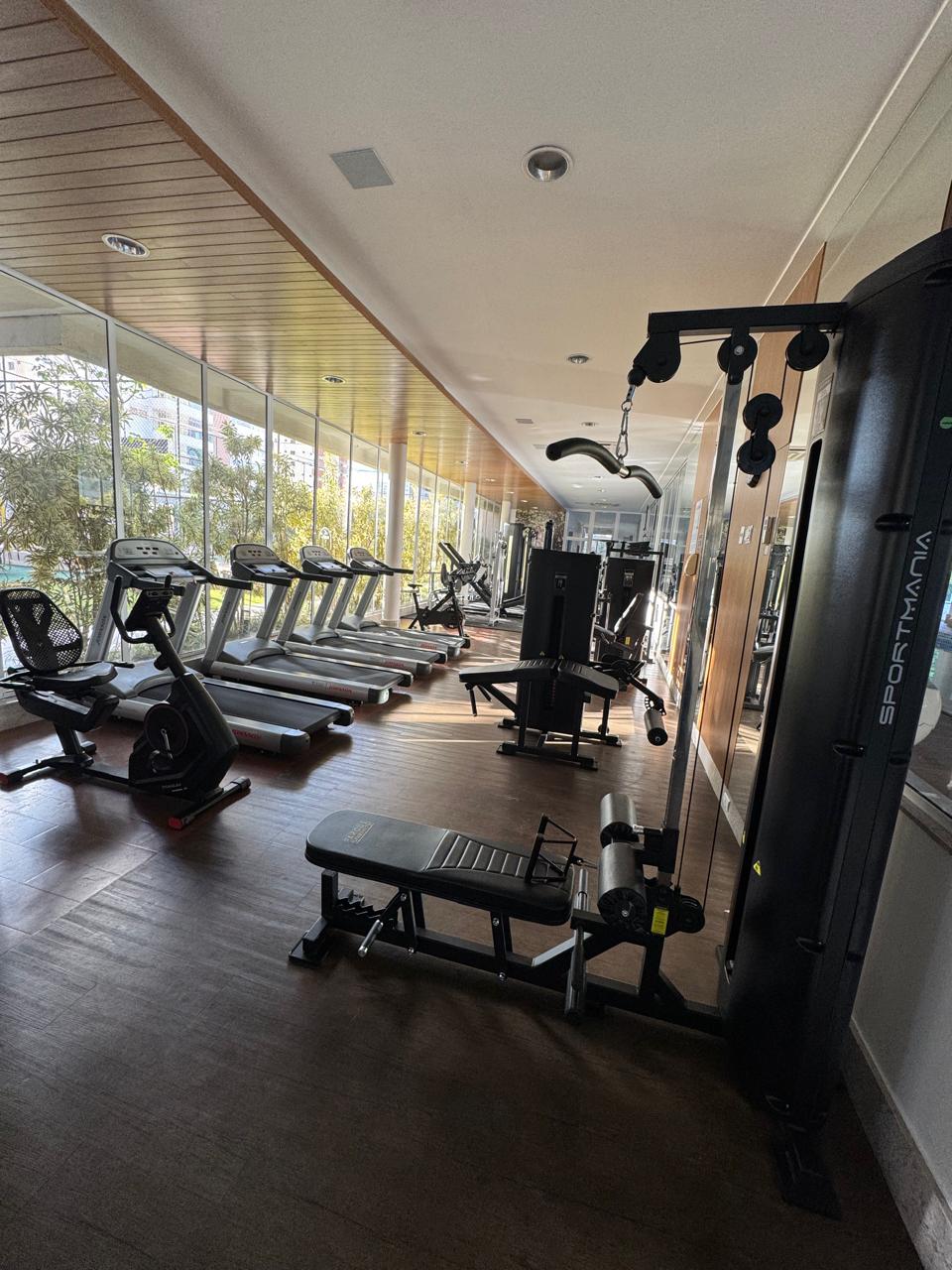 Apartamento Térreo de Alto Padrão à Venda com 4 Suítes, 4 Vagas e 286 m²