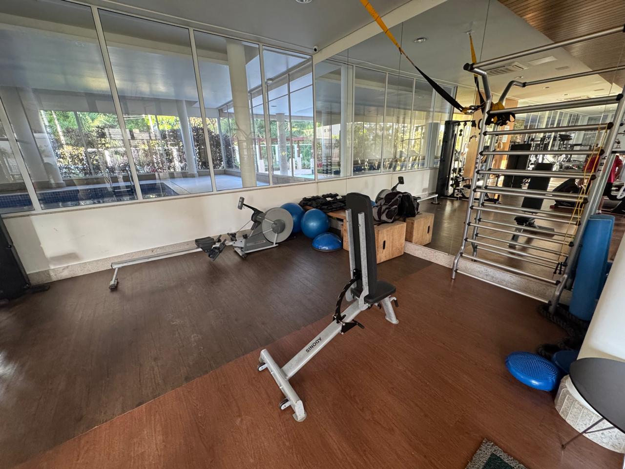 Apartamento Térreo de Alto Padrão à Venda com 4 Suítes, 4 Vagas e 286 m²