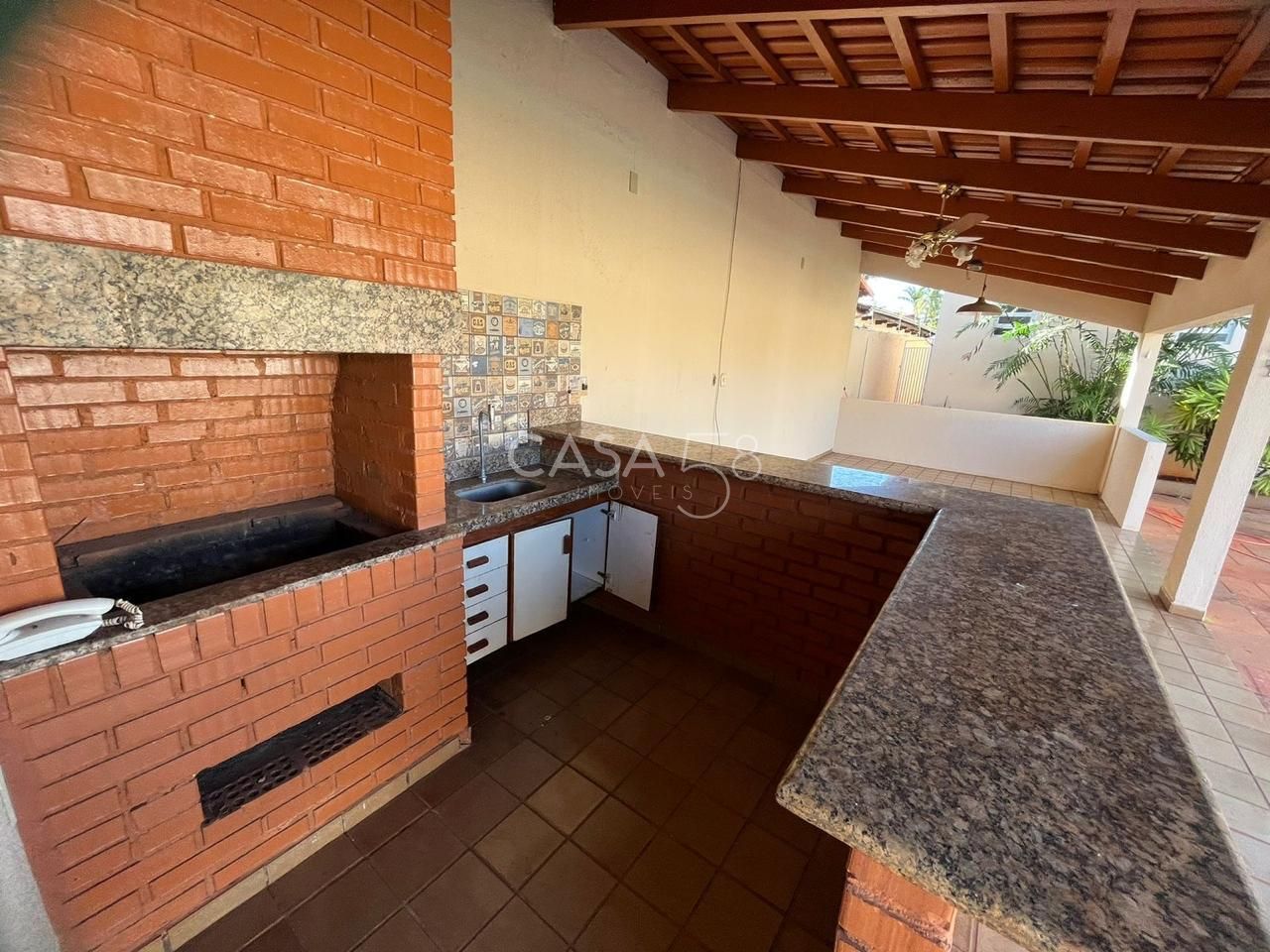 Sobrado de Luxo à Venda no Setor Santa Genoveva. 5 quarto sendo 4 suítes