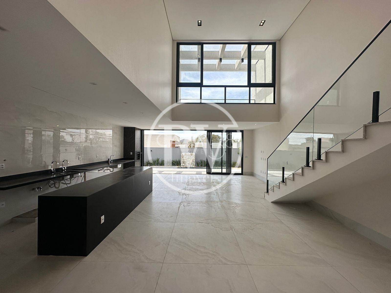 Sobrado no Jardins Nápoles – 4 Suítes – 263m² – Piscina Aquecida