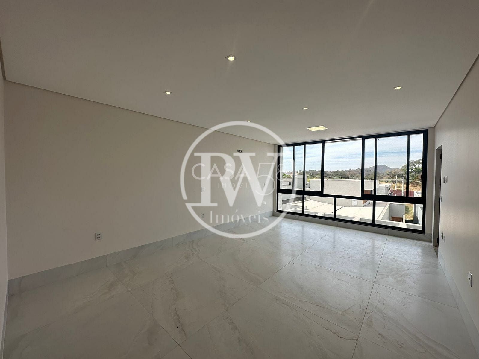 Sobrado no Jardins Nápoles – 4 Suítes – 263m² – Piscina Aquecida