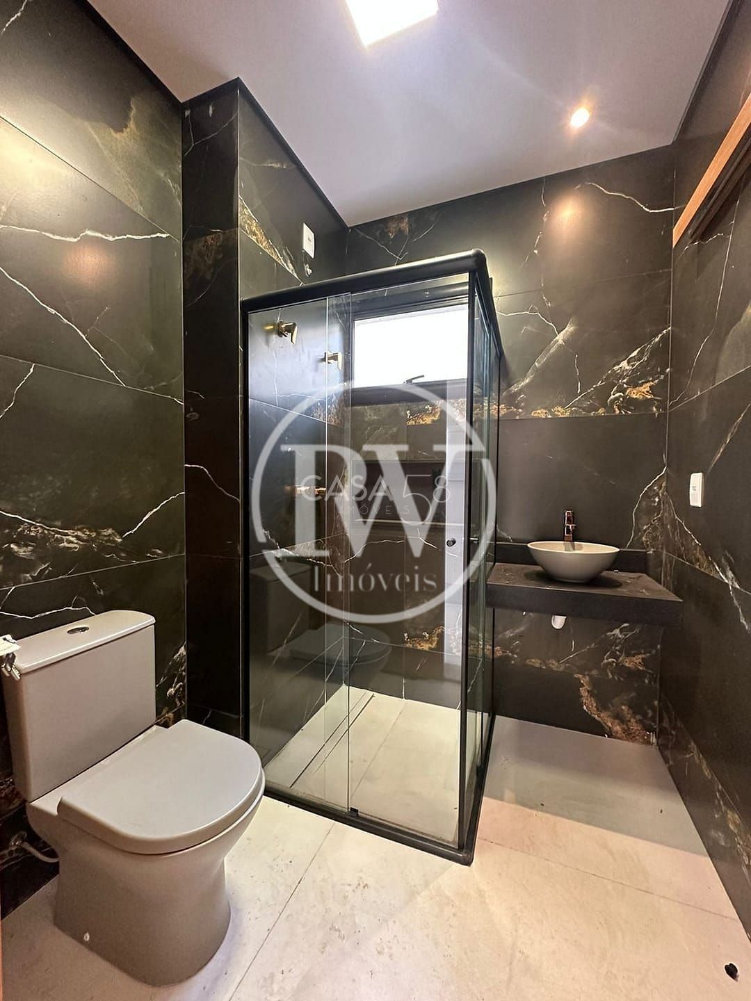 Sobrado no Jardins Nápoles – 4 Suítes – 263m² – Piscina Aquecida