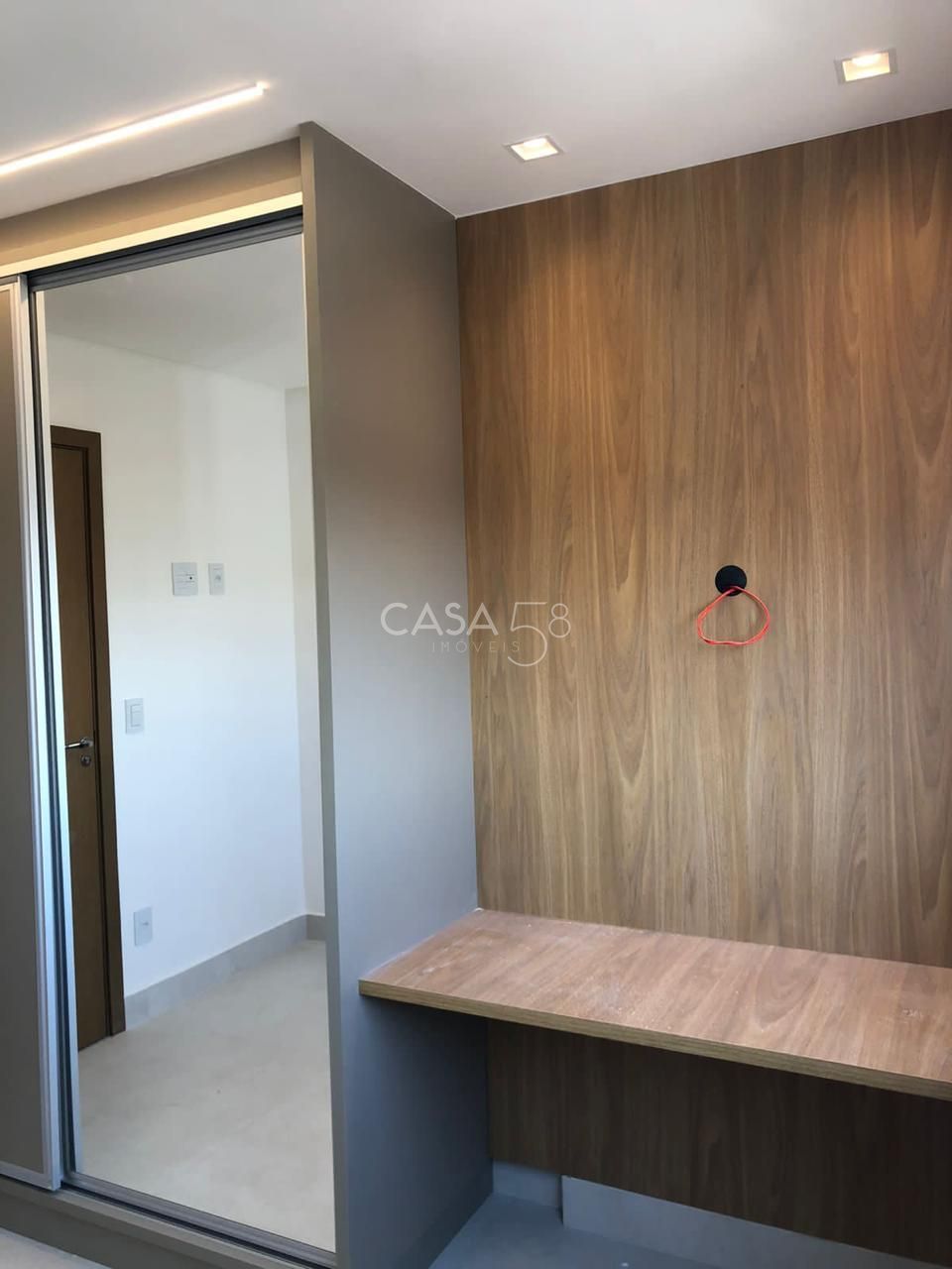 ApartamentoSetor Bueno, 2 Quartos sendo 1 suite, andar alto, Goiânia-GO.