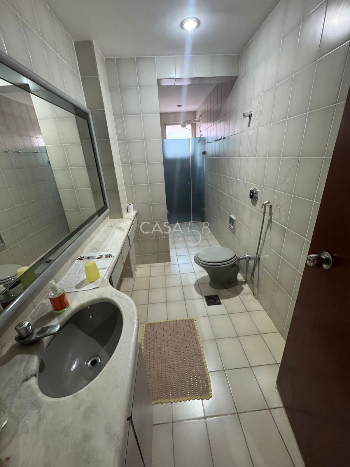 Apartamento à Venda - 4 Quartos - 1 Suíte com 214 m² - Goiânia - GO