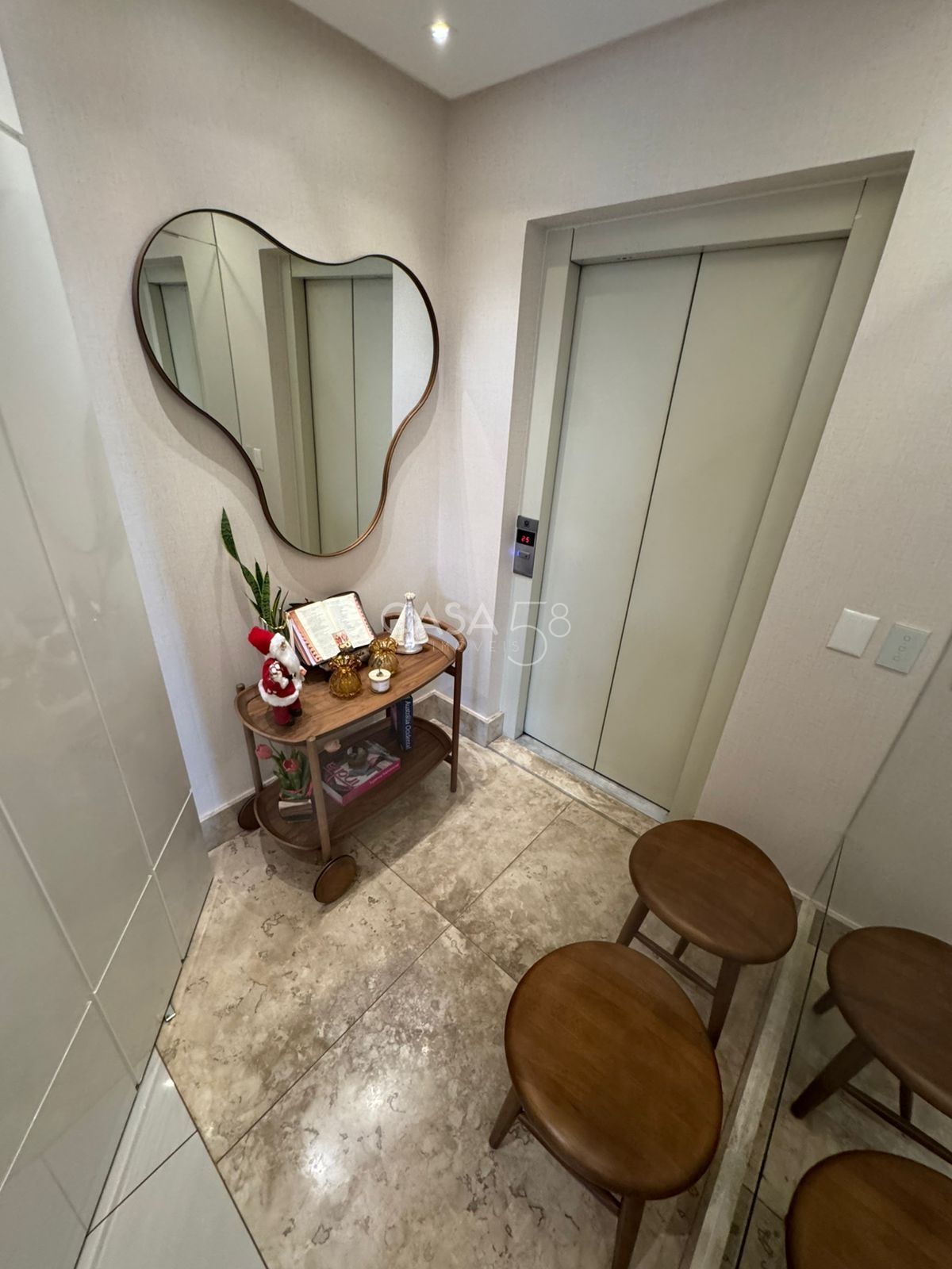 Apartamento à Venda no Premier Vision – 3 Suítes, 150 m² Mobiliado