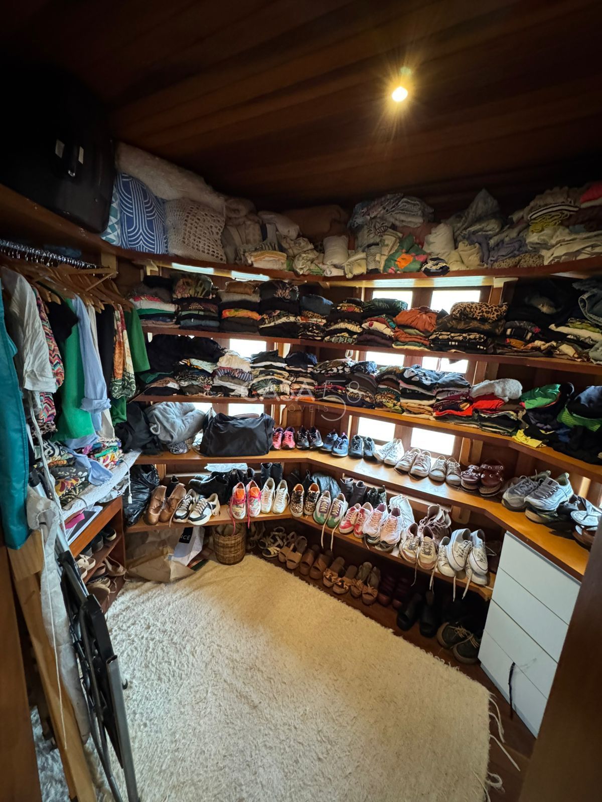 Sobrado 4 Suítes no Portal do Sol 1 – Estilo Rústico - Piscina e Aceita Permuta