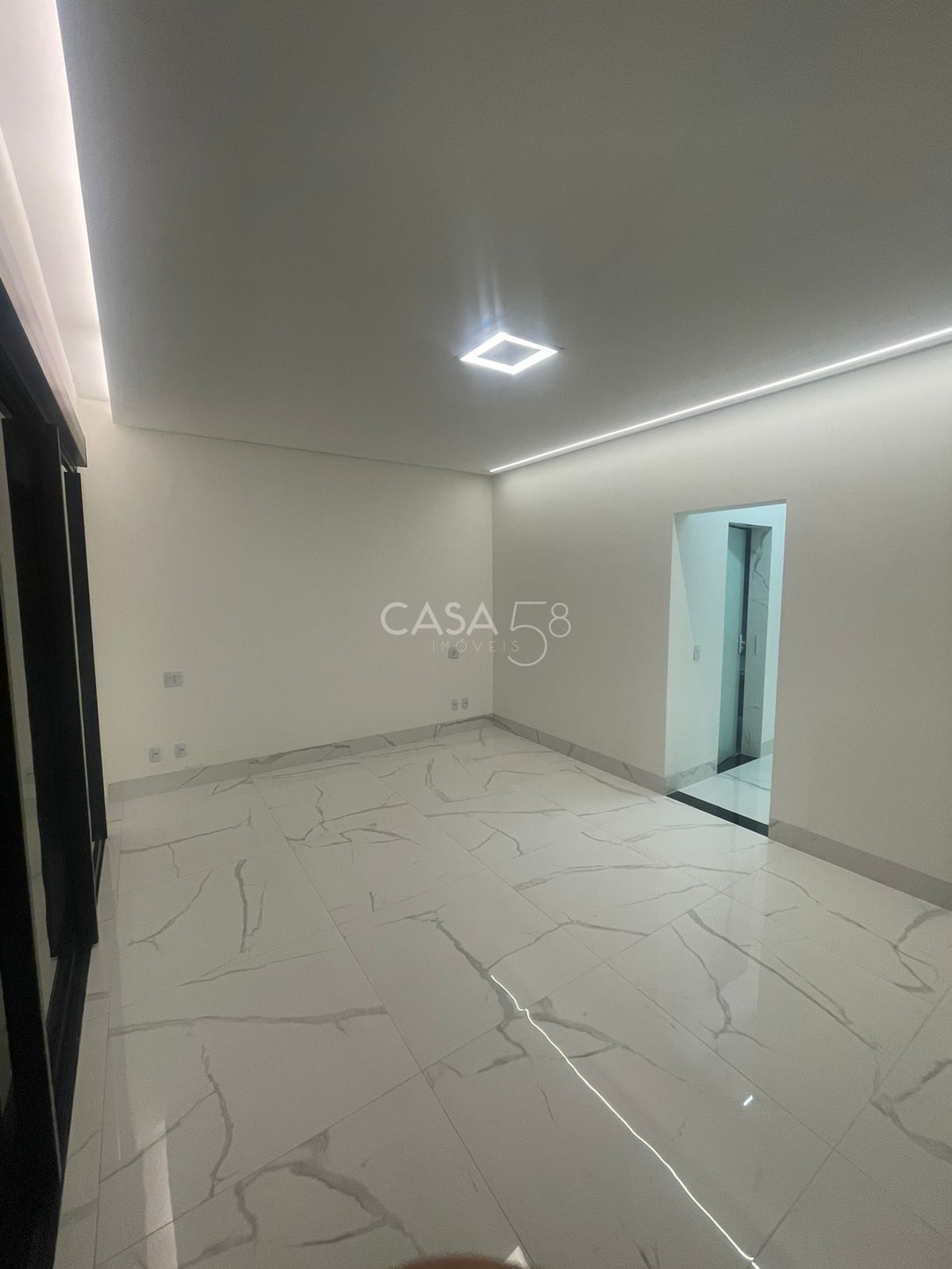 Sobrado de Luxo com 4 Suítes, Office e Lazer Completo - 325m²