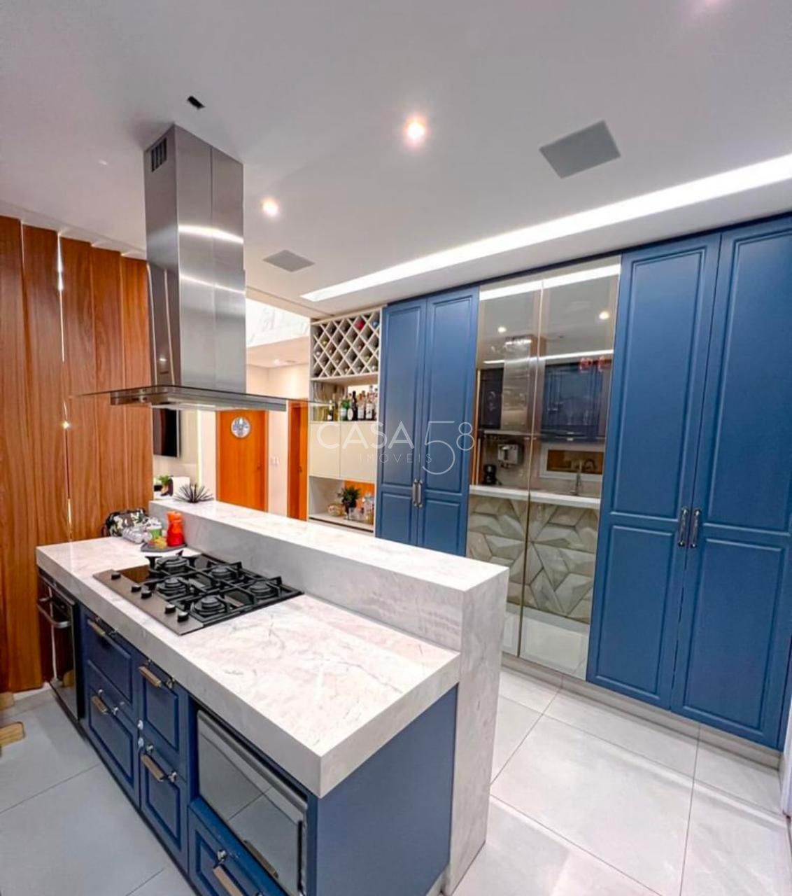 Casa Térrea à Venda no Jardins Nápoles – 3 Quartos, Piscina e Semi-Mobiliada