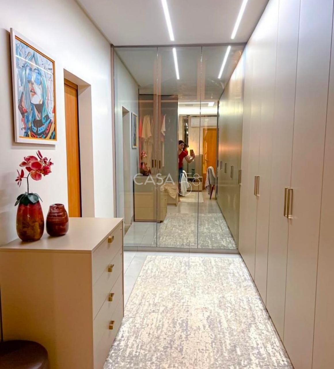 Casa Térrea à Venda no Jardins Nápoles – 3 Quartos, Piscina e Semi-Mobiliada