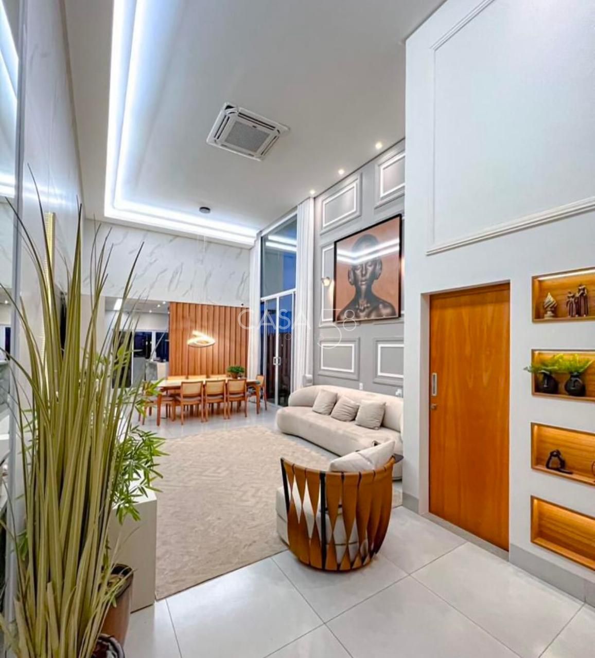 Casa Térrea à Venda no Jardins Nápoles – 3 Quartos, Piscina e Semi-Mobiliada