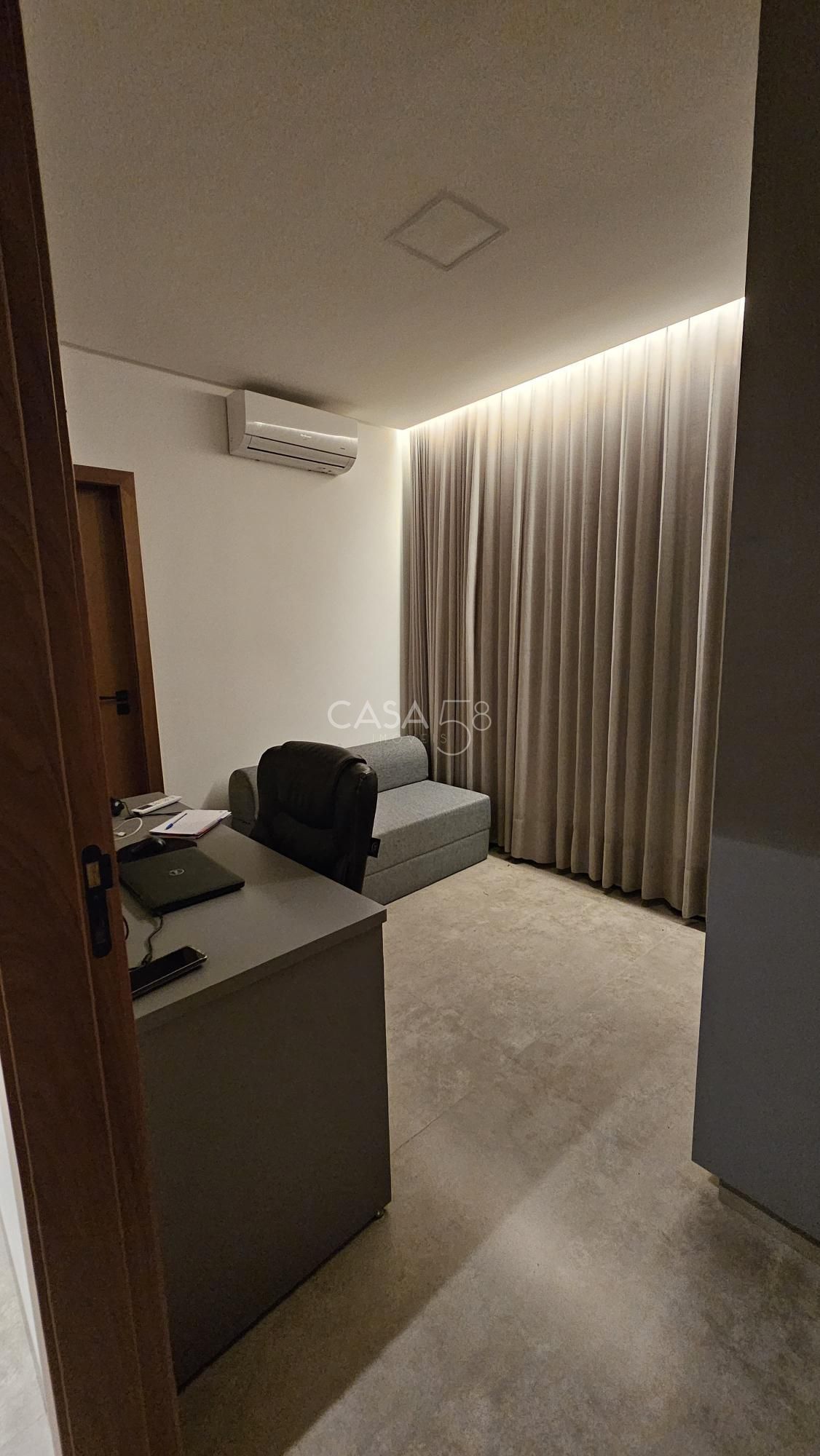 Casa Térrea no Jardins Nápoles – 3 Suítes Energia Fotovoltaica e Aceita Permuta