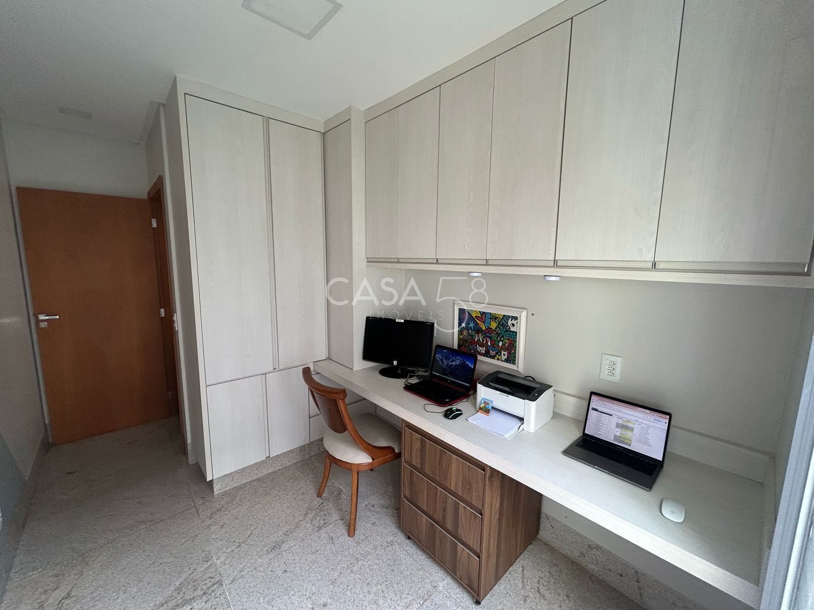 Sobrado de Alto Padrão à Venda no Jardins Barcelona - 4 Quartos, Piscina