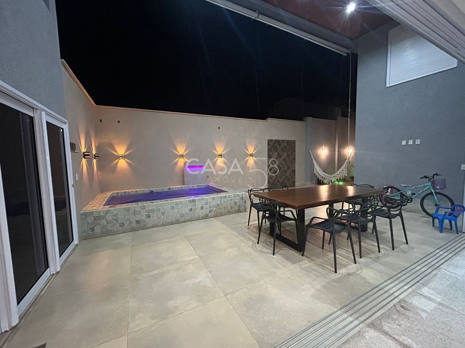 Sobrado de Alto Padrão à Venda no Jardins Barcelona - 4 Quartos, Piscina