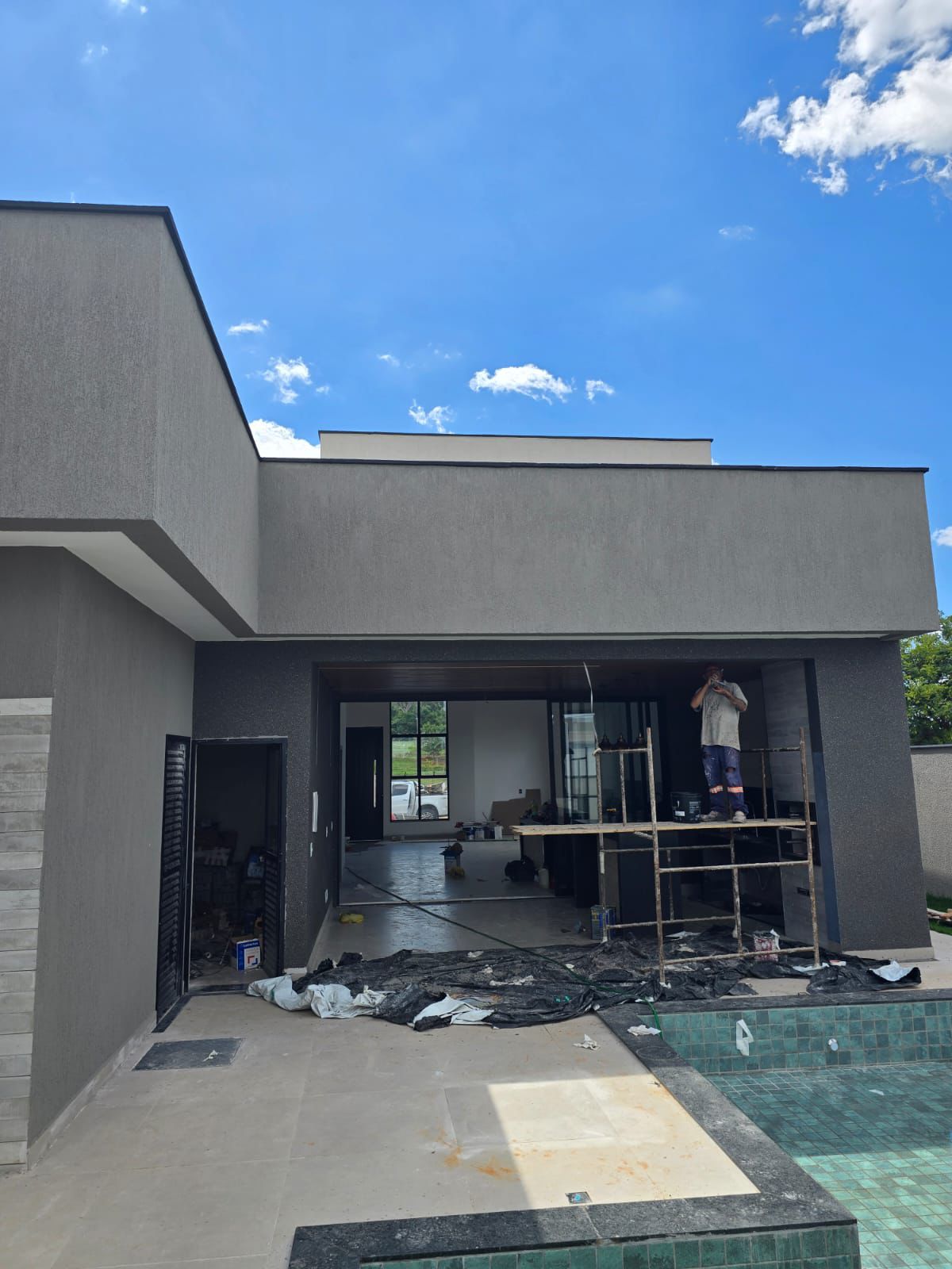 Casa Térrea de Alto Padrão no Condomínio Plateau D'or - 3 Suítes + Escritório