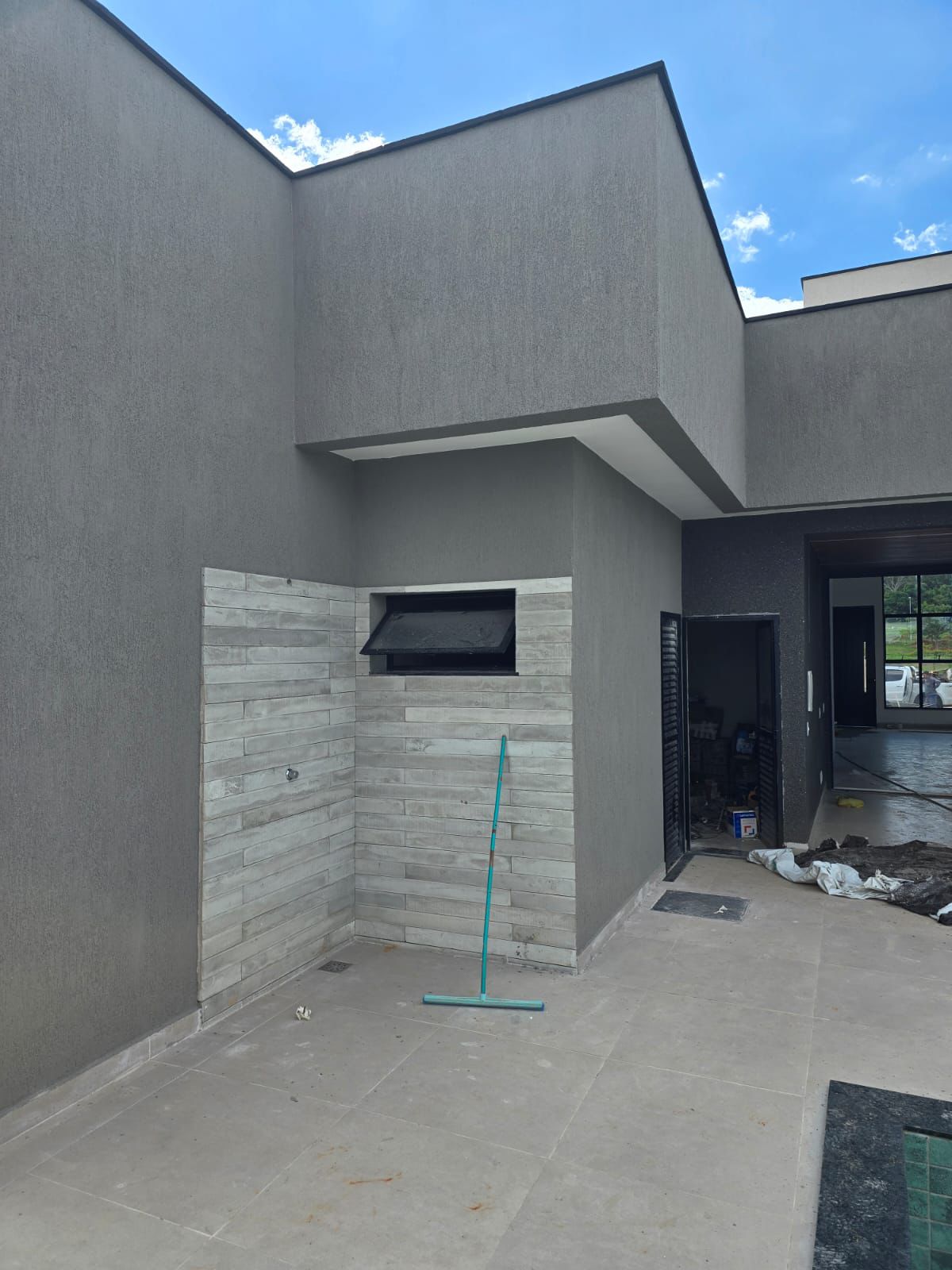 Casa Térrea de Alto Padrão no Condomínio Plateau D'or - 3 Suítes + Escritório