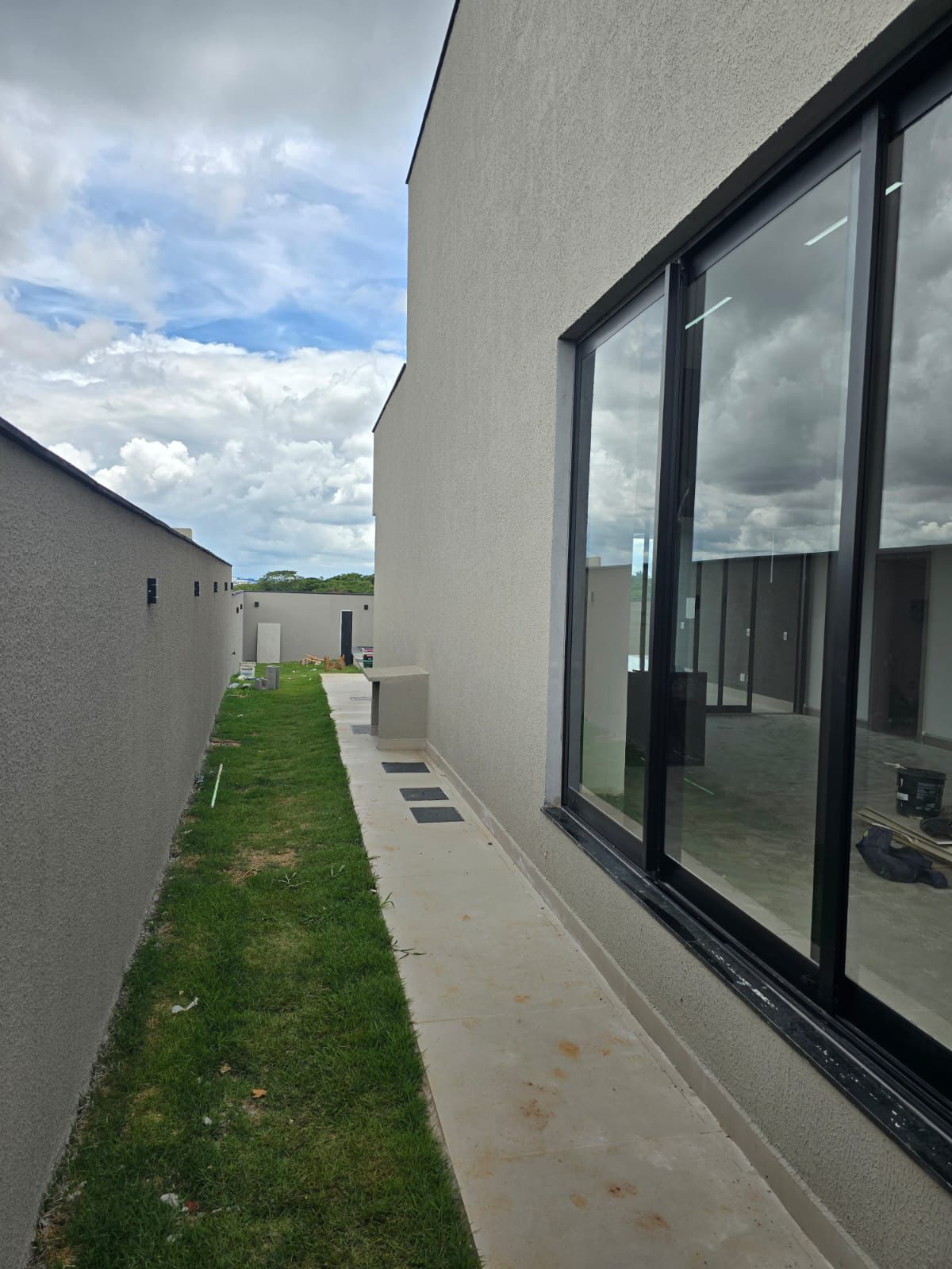 Casa Térrea de Alto Padrão no Condomínio Plateau D'or - 3 Suítes + Escritório