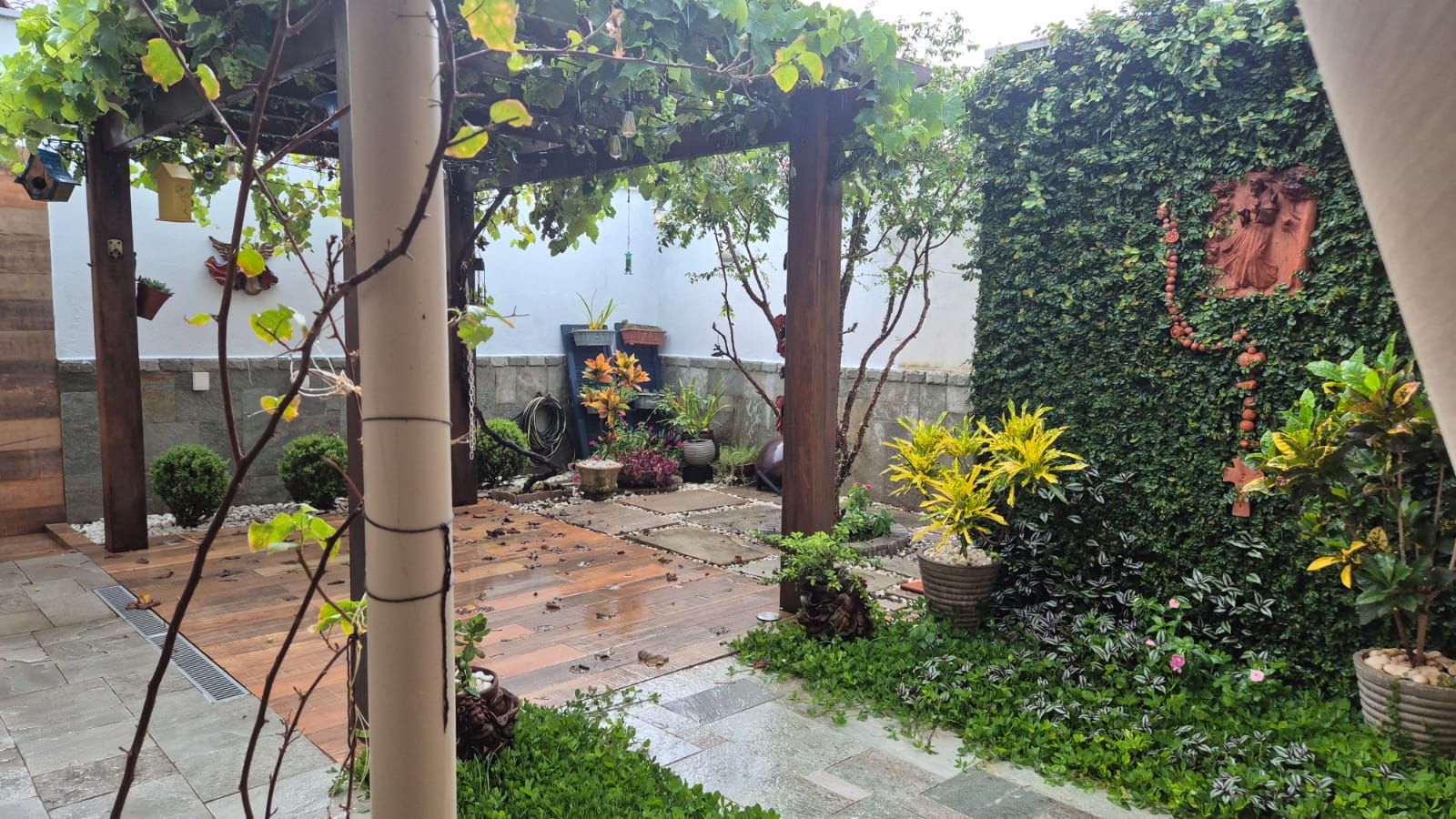 Casa de Luxo com 3 Suítes e Área de Lazer Completa - Centro Histórico