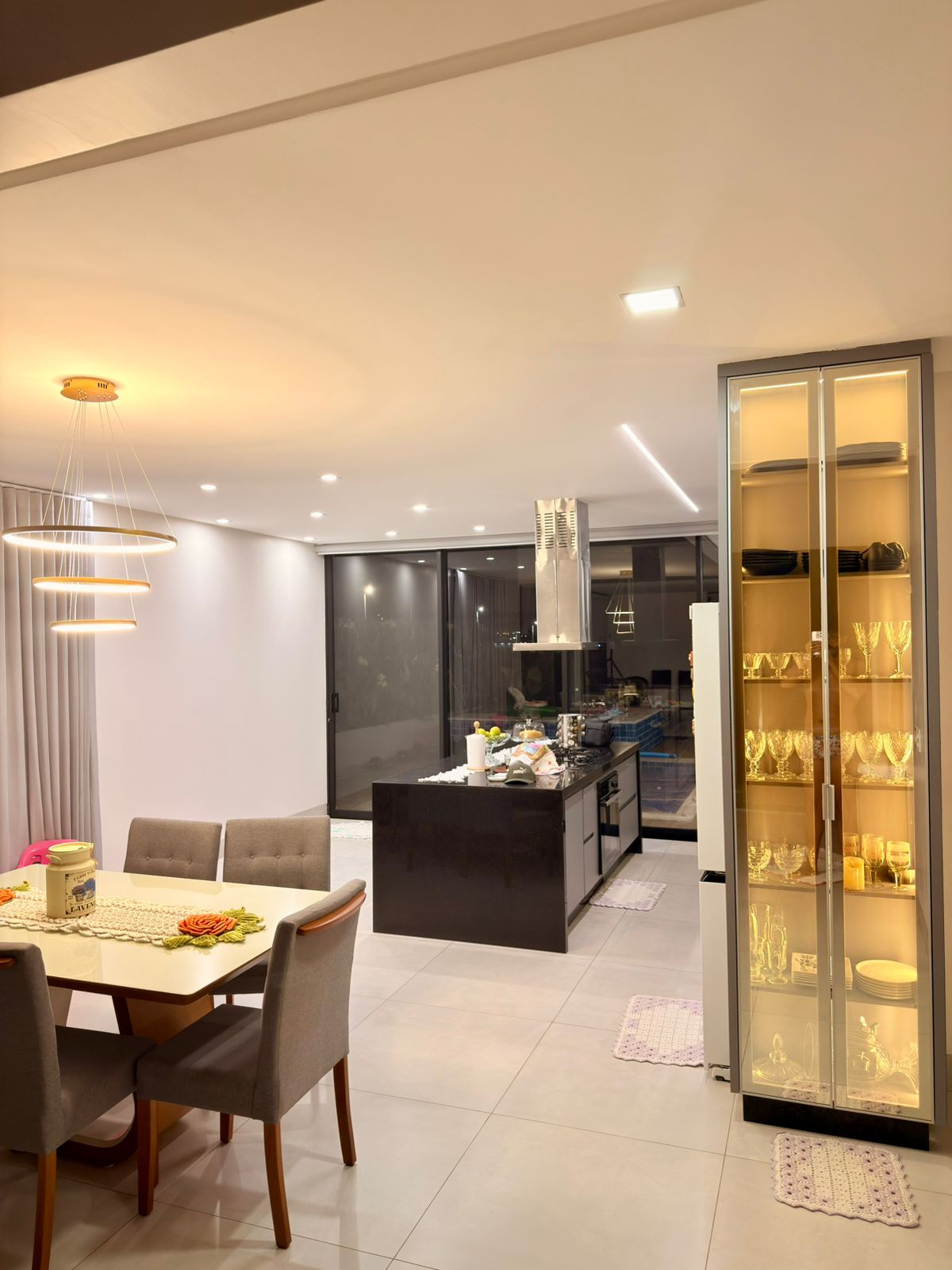 Casa Térrea Alto Padrão no Condomínio Jardins Nápoles - Lote Privilegiado de 463m²