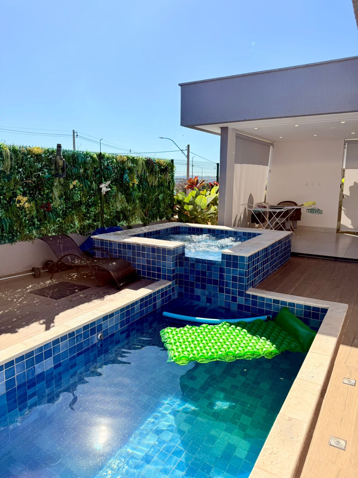 Casa Térrea Alto Padrão no Condomínio Jardins Nápoles - Lote Privilegiado de 463m²