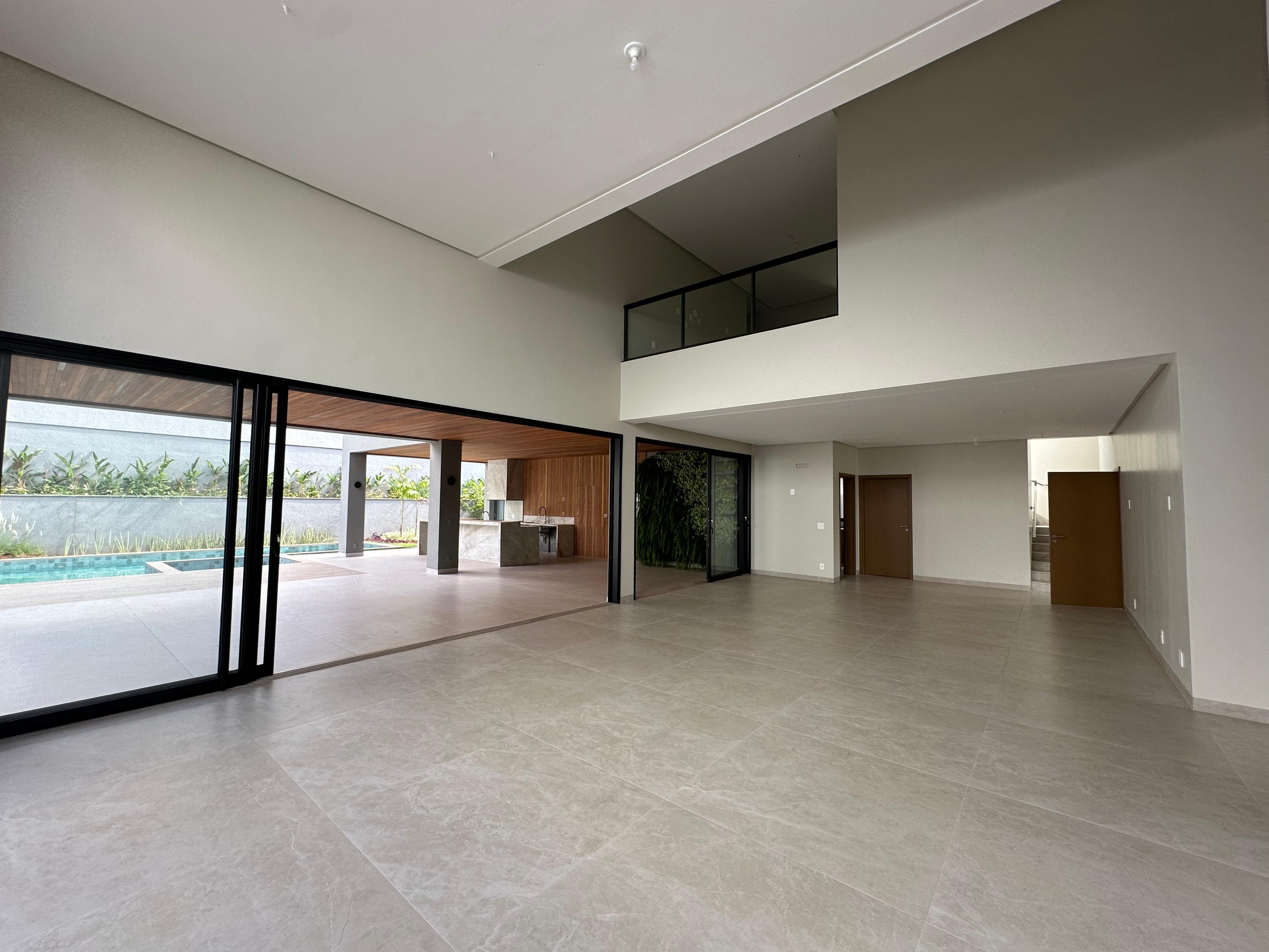 Casa Alto Padrão no Alphaville Flamboyant - 5 Suítes com Piscina