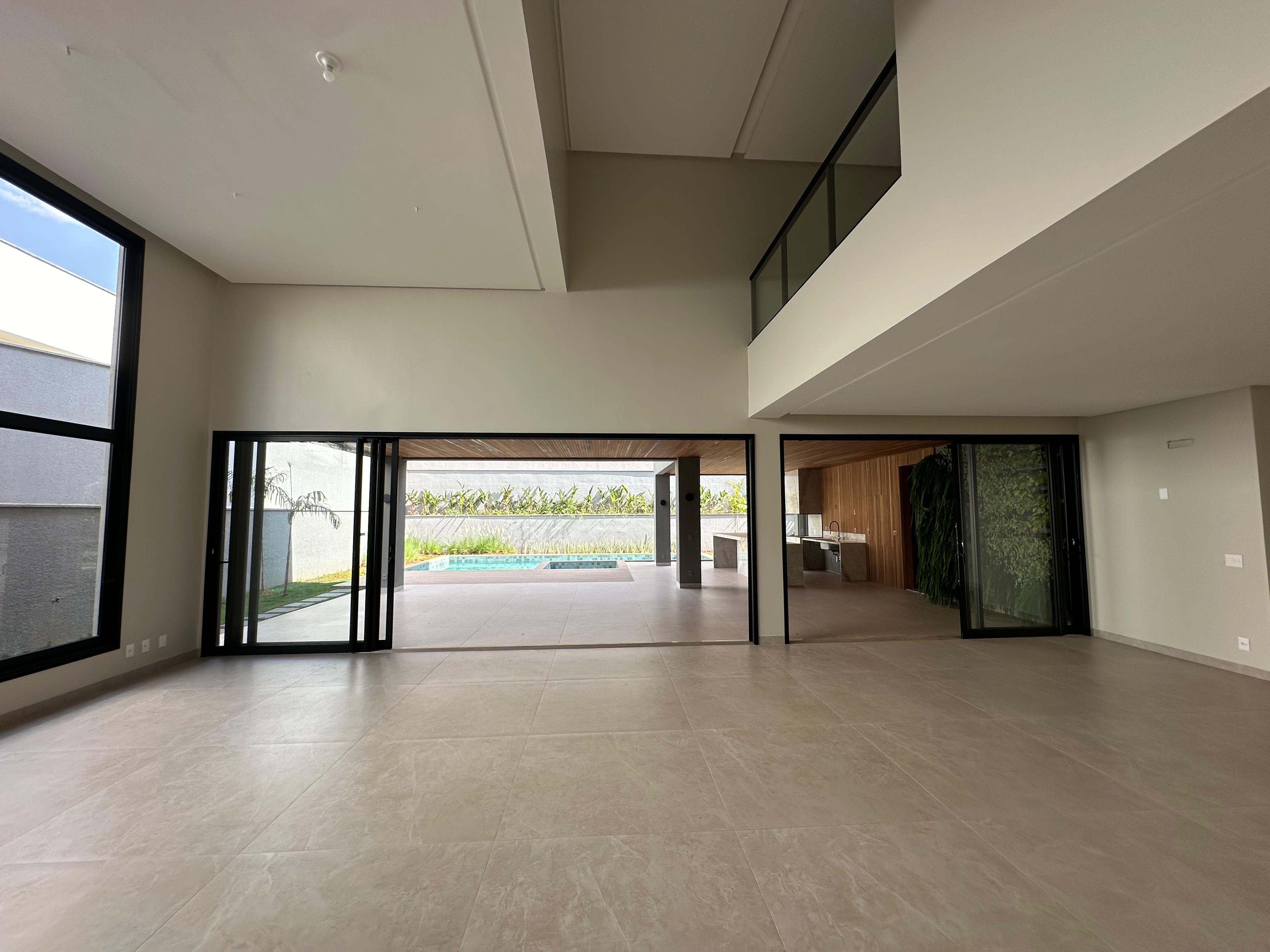Casa Alto Padrão no Alphaville Flamboyant - 5 Suítes com Piscina