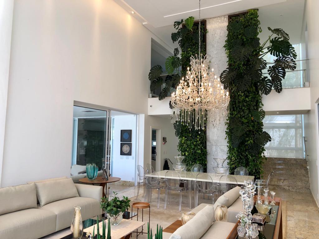 Casa de Alto Luxo no Alphaville Flamboyant - 5 Suítes com Piscina Borda Infinita