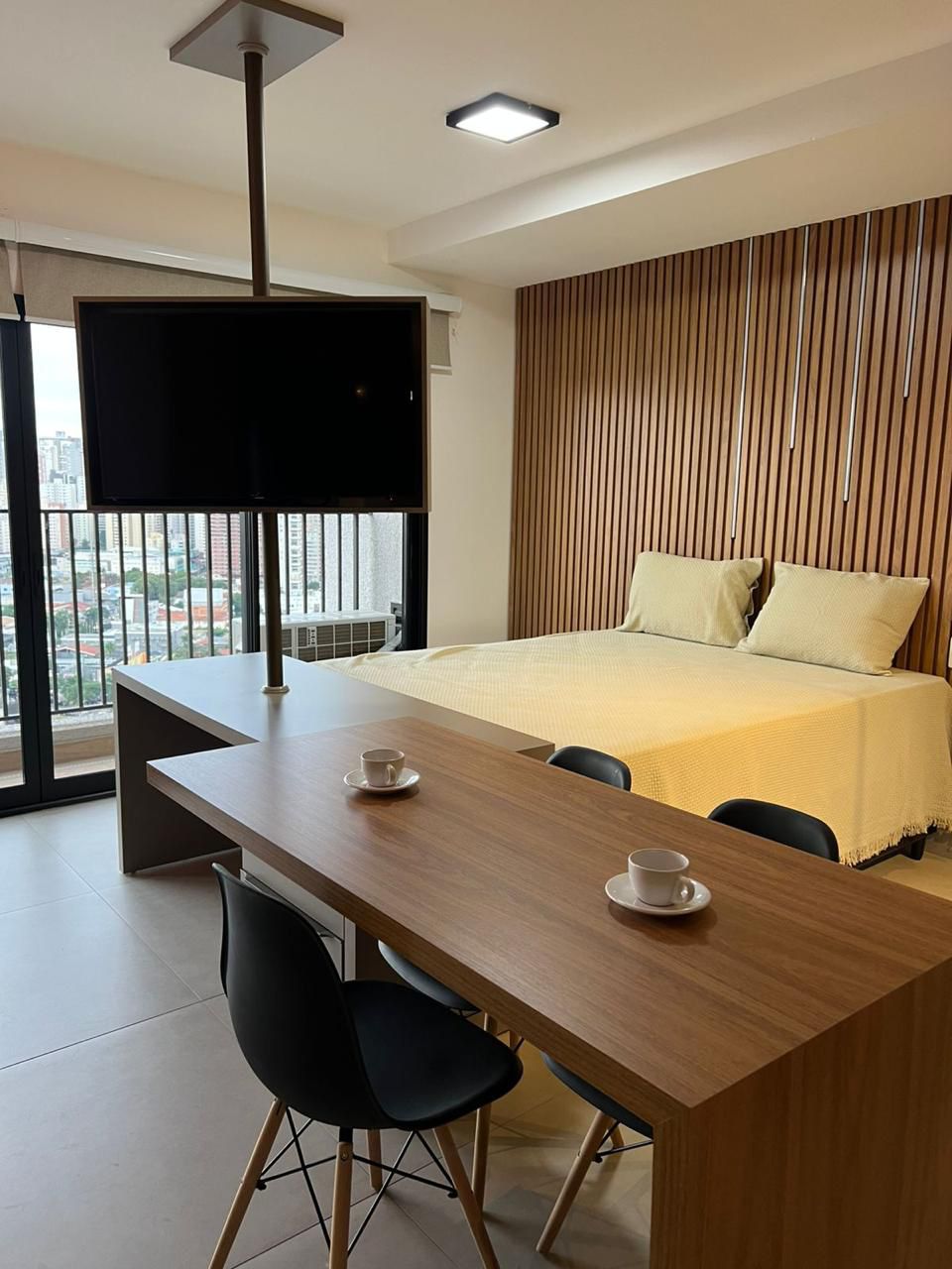 Flat no Setor Bueno, proximo ao Vaca Brava / Goiania shopping / Mobiliado e decorado/ Predio novo