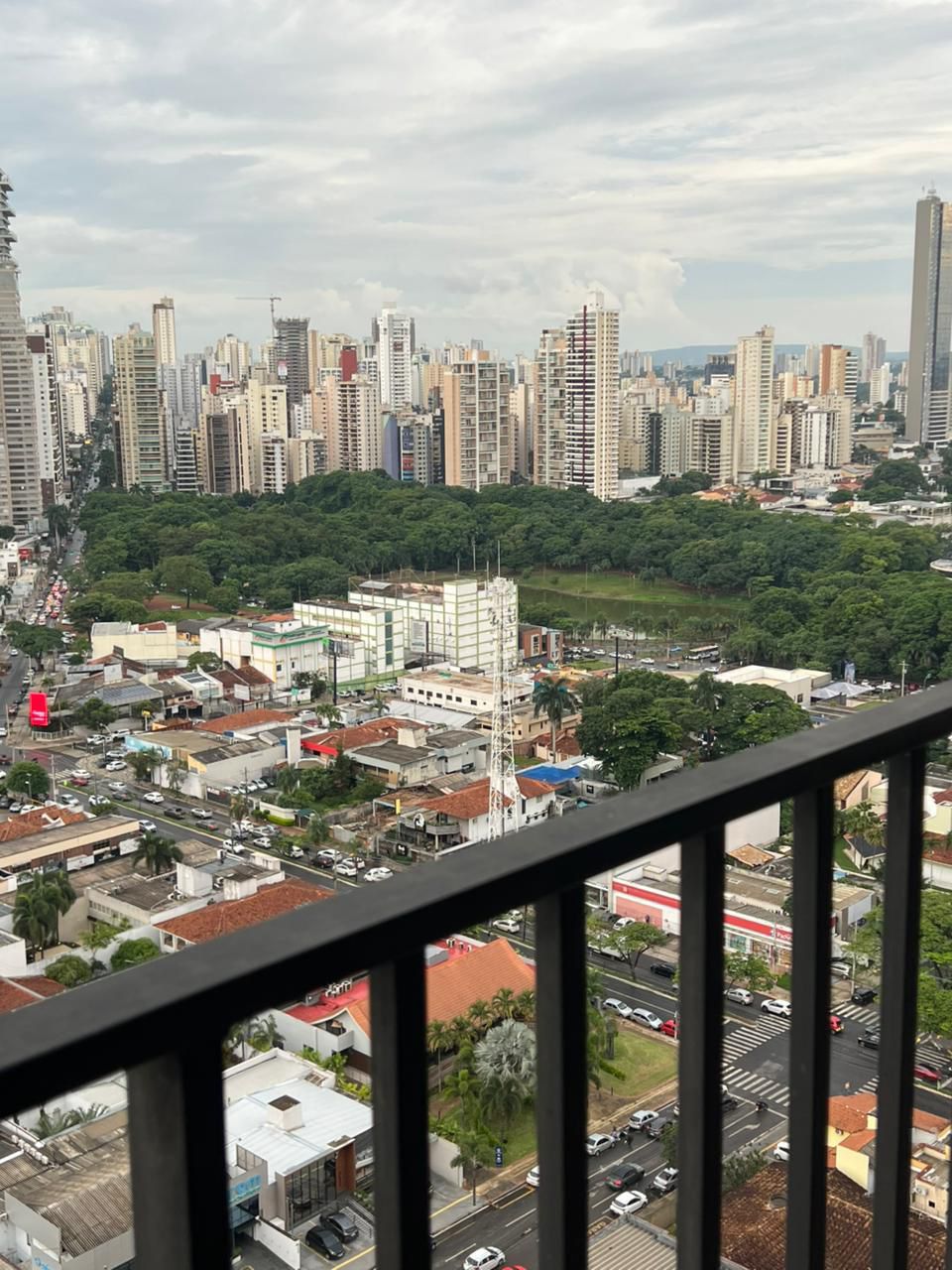 Flat no Setor Bueno, proximo ao Vaca Brava / Goiania shopping / Mobiliado e decorado/ Predio novo