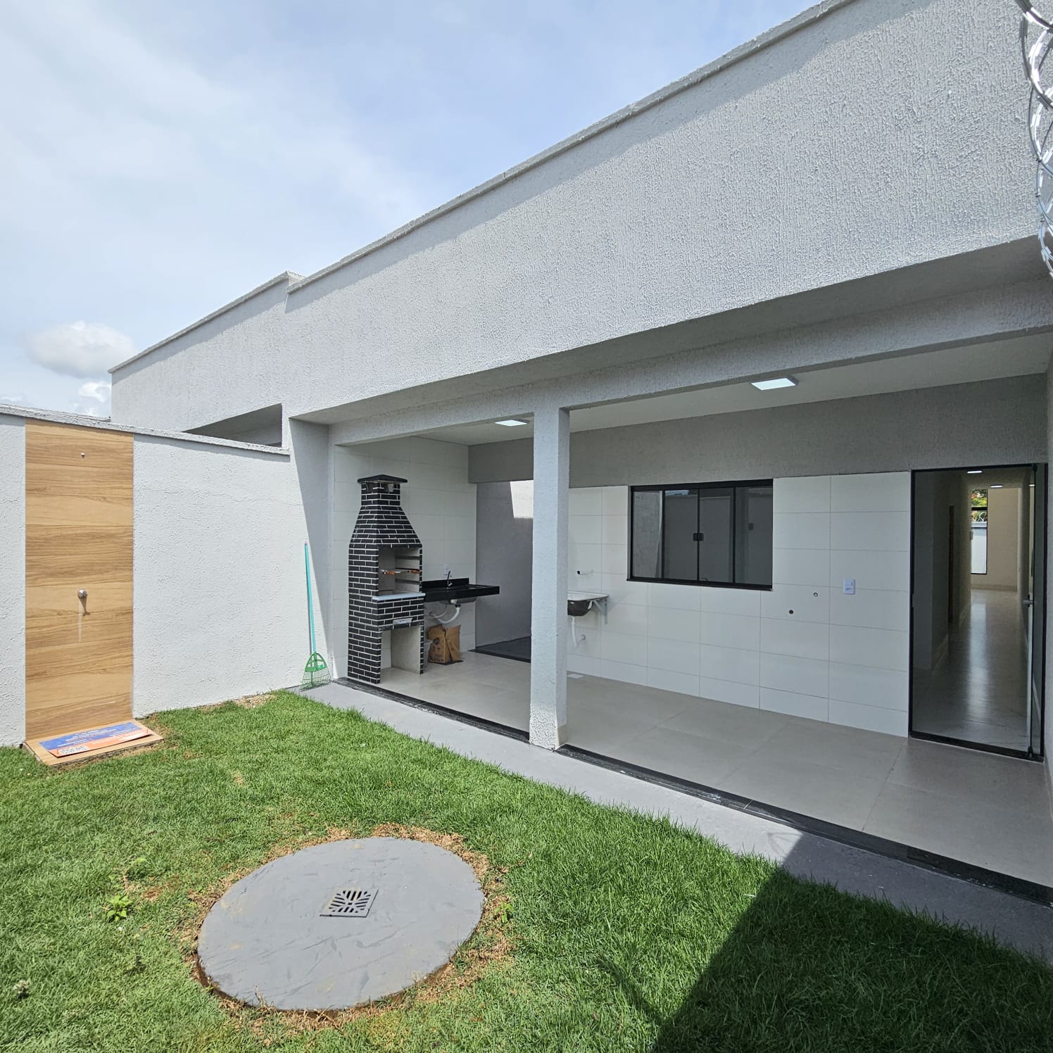 Casa a venda no Jardim Himalaia em Aparecida de Goiânia / 1 suíte / 97m²