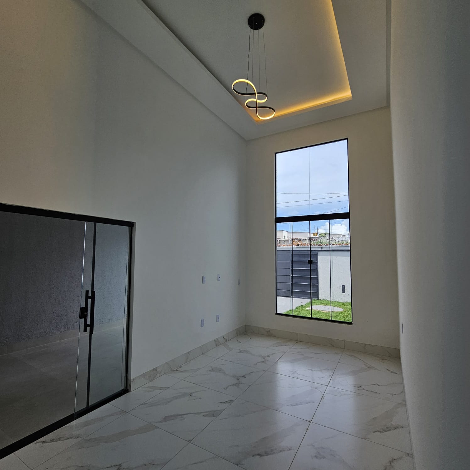Casa a venda no Jardim Himalaia em Aparecida de Goiânia / 1 suíte / 97m²