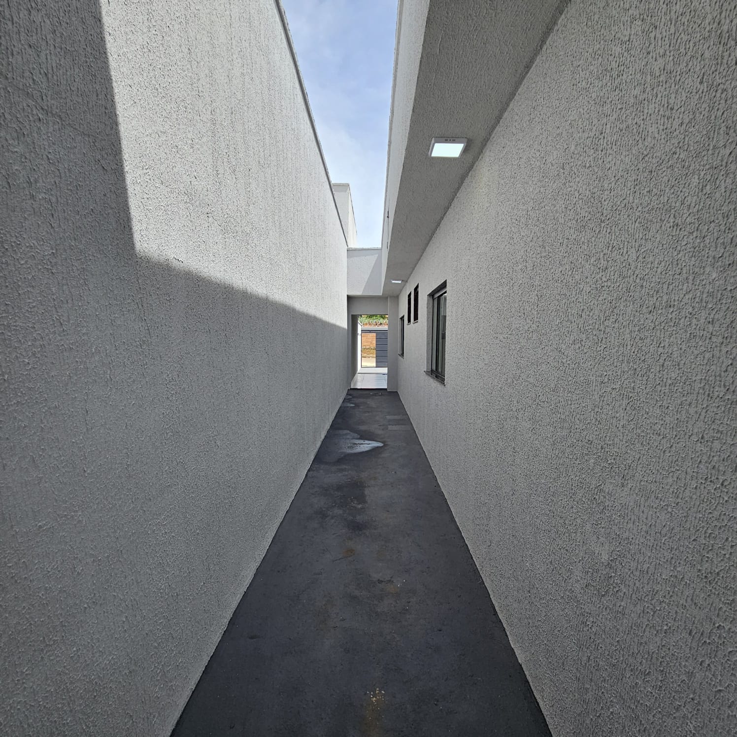 Casa a venda no Jardim Himalaia em Aparecida de Goiânia / 1 suíte / 97m²