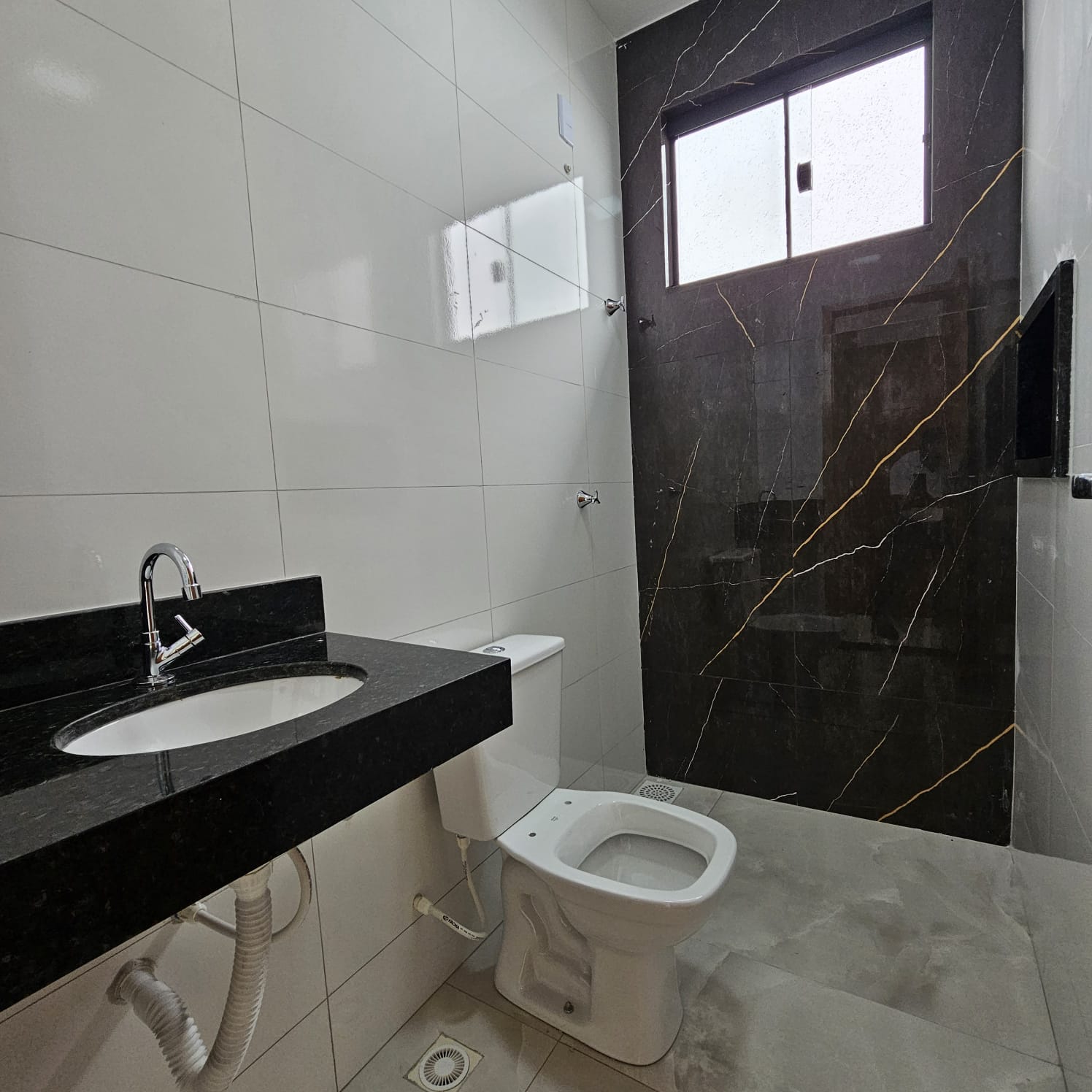 Casa a venda no Jardim Himalaia em Aparecida de Goiânia / 1 suíte / 97m²