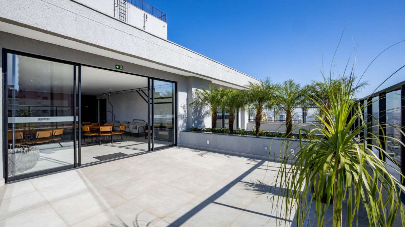 Apartamento a venda ou aluguel / 2 quartos / 1 suite / mobiliado / predio novo / rooftop / 1 vaga