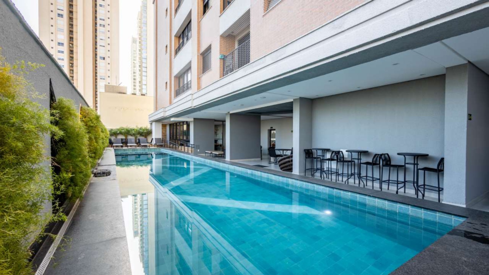 Apartamento a venda ou aluguel / 2 quartos / 1 suite / mobiliado / predio novo / rooftop / 1 vaga