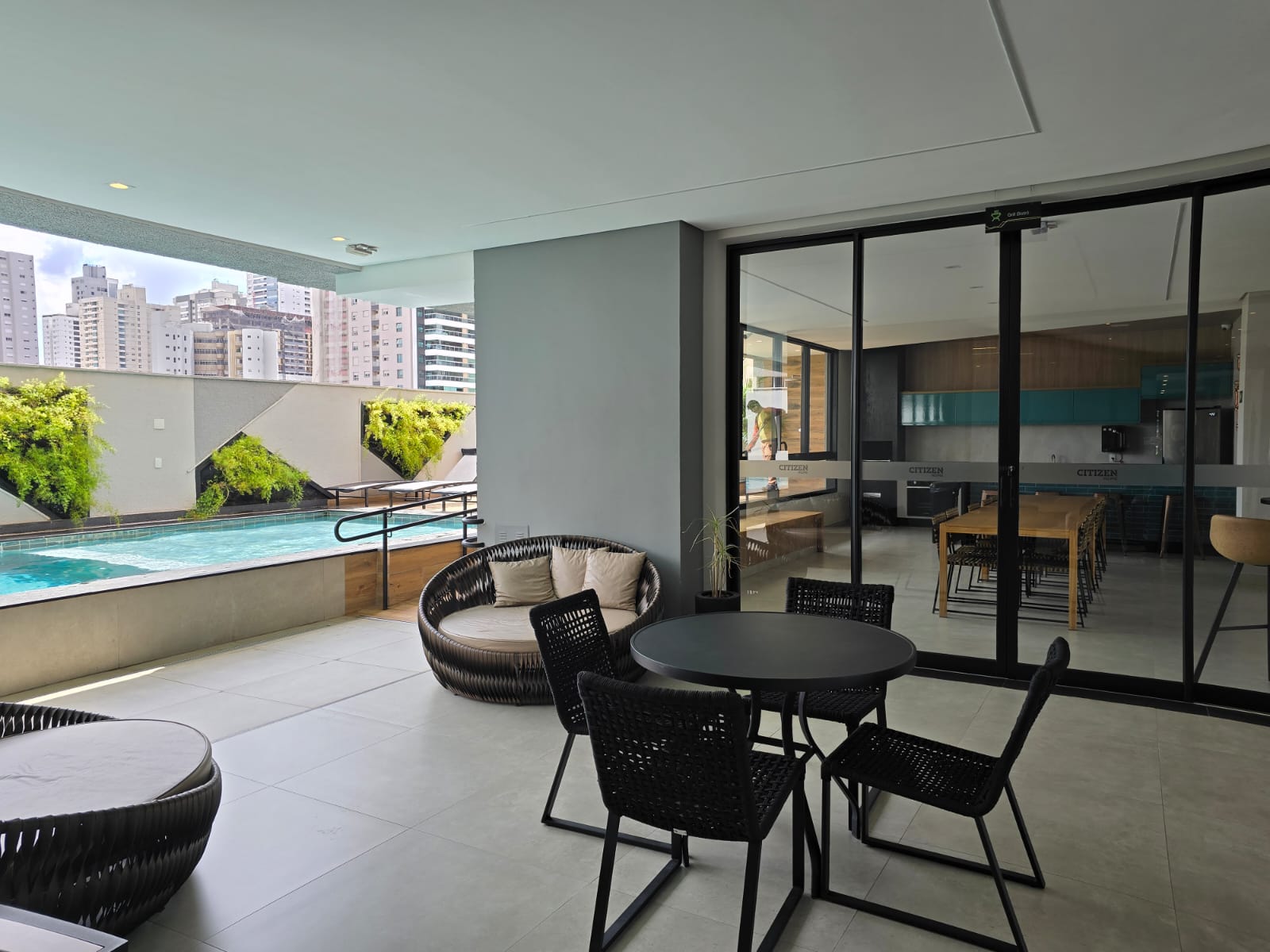 Apartamento a venda ou aluguel / 2 quartos / 1 suite / mobiliado / predio novo / rooftop / 1 vaga