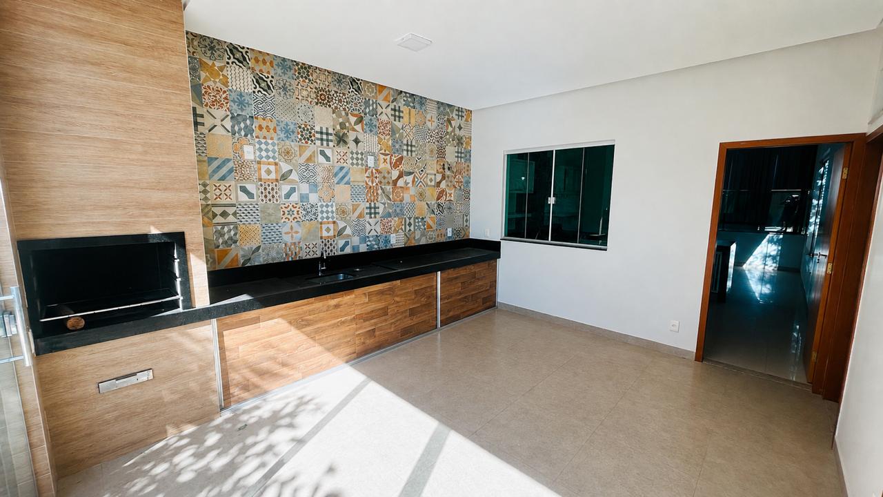 Venda de Casa Térrea em Condomínio fechado no Residencial Jardim Veneza