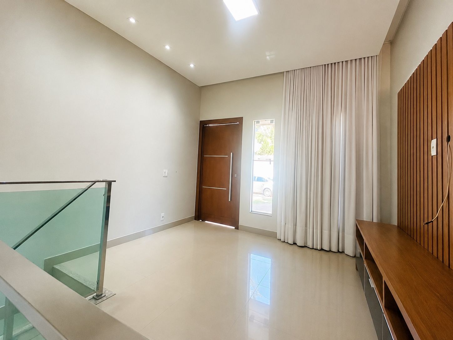 Venda de Casa Térrea em Condomínio fechado no Residencial Jardim Veneza