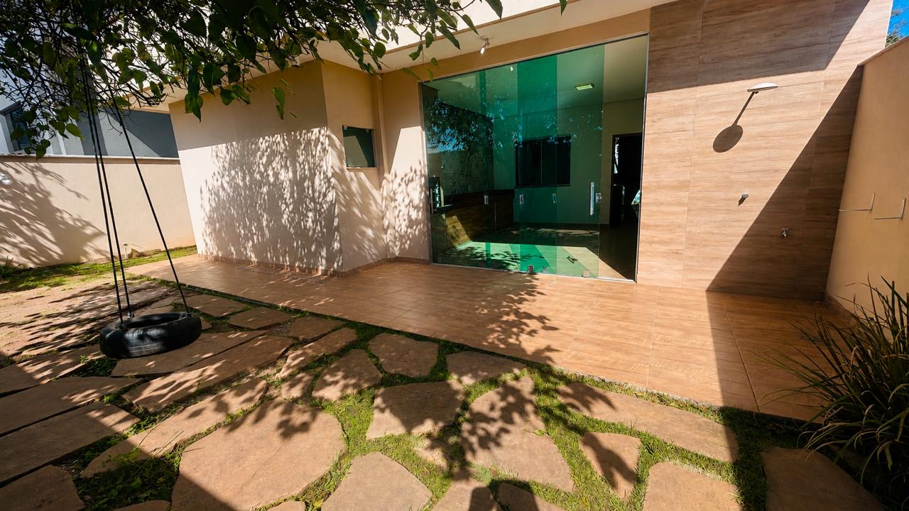 Venda de Casa Térrea em Condomínio fechado no Residencial Jardim Veneza