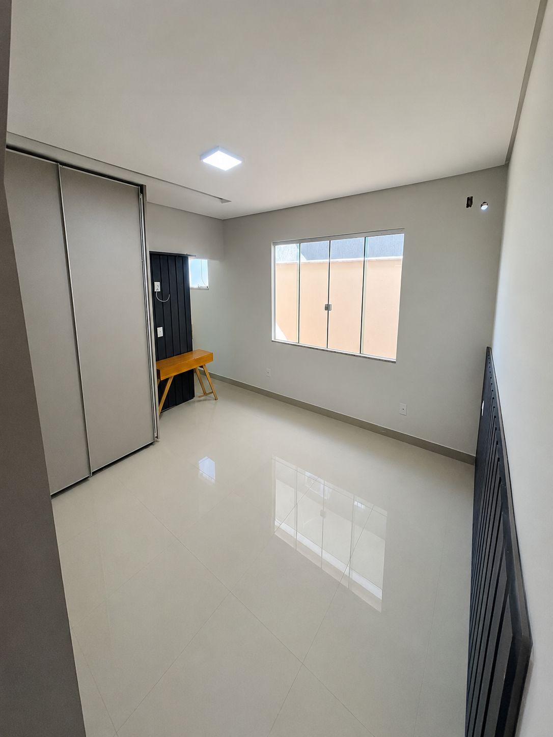 Venda de Casa Térrea em Condomínio fechado no Residencial Jardim Veneza
