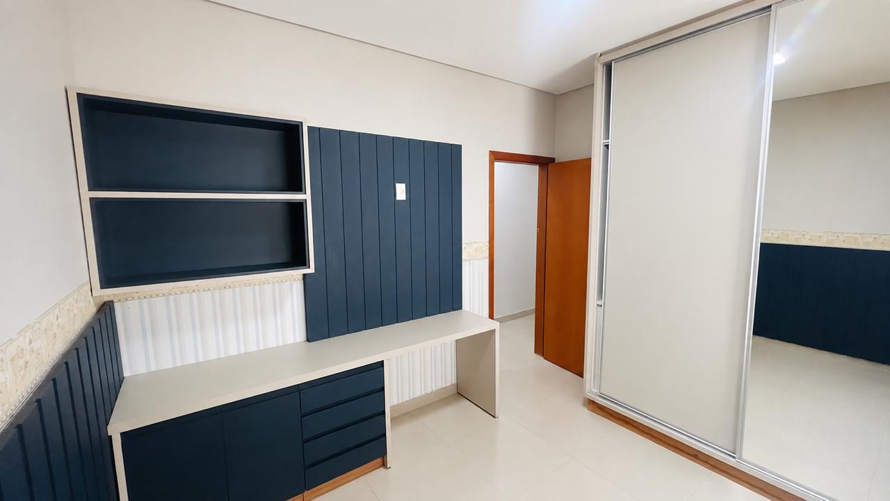 Venda de Casa Térrea em Condomínio fechado no Residencial Jardim Veneza